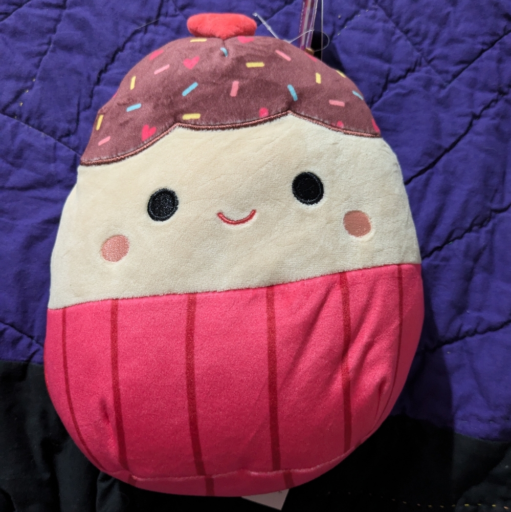 Cupcake Squishmallow 8in